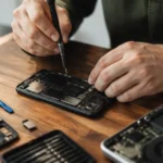 Direito ao reparo no Brasil: projeto pode mudar como notebooks e celulares são consertados